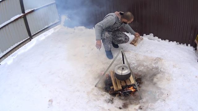 ВЛОГ: Простой рецепт. Картошка в мундире Готовим в казане на костре ЗИМА + Вкусный кофе VLOG смотреть онлайн