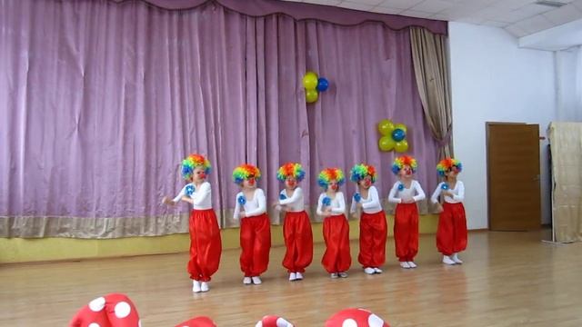 ТАНЕЦ КЛОУНЫ смотреть онлайн