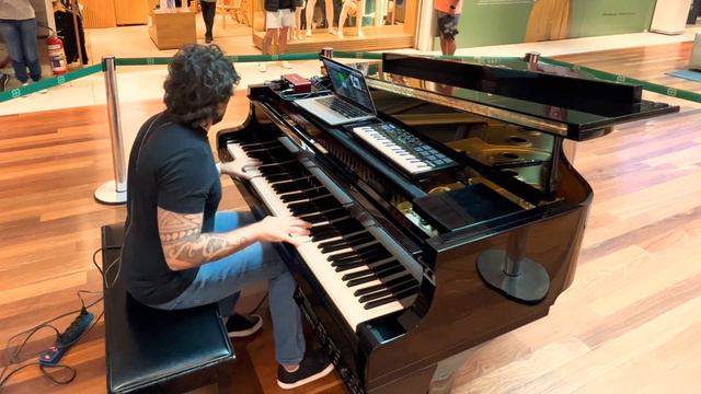 Roxette Listen To Your Heart (Piano Shopping Mall)
