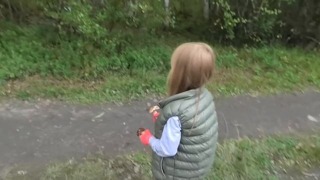 Очищаем Лес от Мусора/ Жарю Оладьи/ Кормлю Детей/ смотреть онлайн