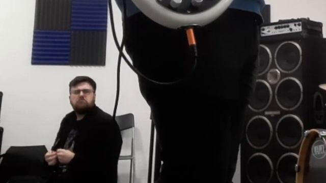 When your bassist doesn't want to help pack up... смотреть онлайн