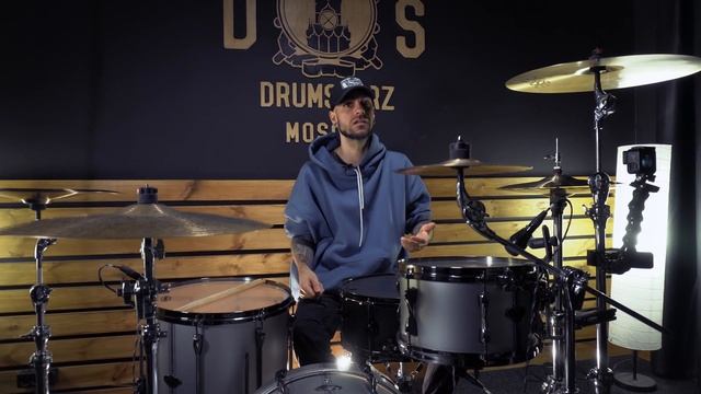 Брейк в стиле Трэвиса Баркера смотреть онлайн