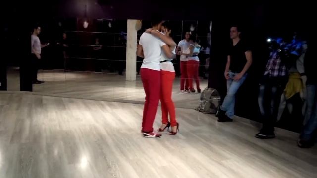 Choré Kizomba cours inter 20/12/13 смотреть онлайн