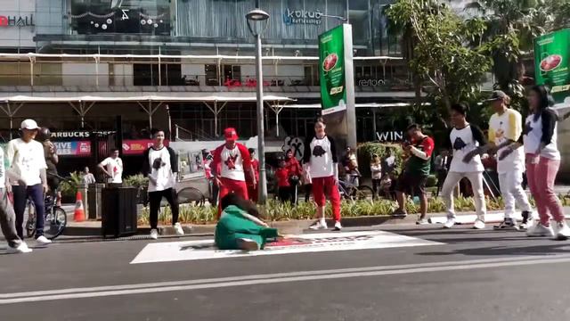 Angry Birds The Movie Promo Car FreeDAY ! смотреть онлайн