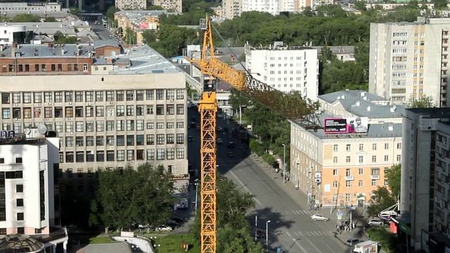 Кран на стройплощадке Opera Tower смотреть онлайн