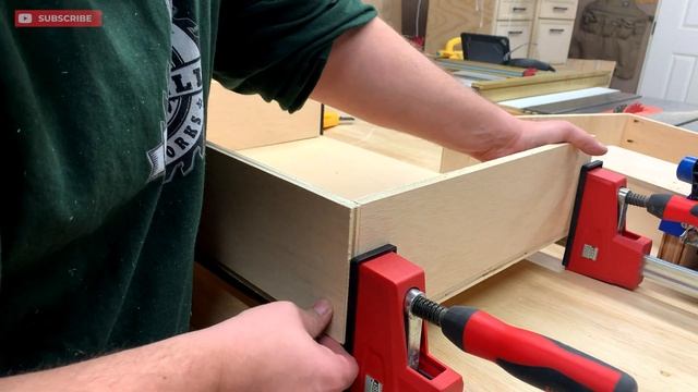 DIY | How to Build a Torsion Box Workbench | FREE Plans! | Woodworking Projects смотреть онлайн