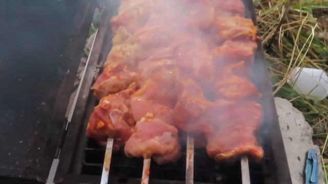 Шашлычный отдых...Миха..Андрей..Лариска...Колян...Я..Всем было вкусно и интерессно...28.06.2021 смотреть онлайн