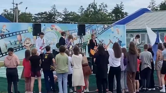 Bullet Band выступает в лагере «Чайка» смотреть онлайн