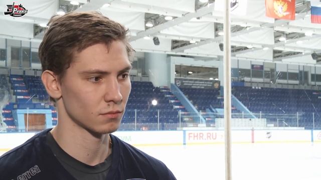 Артем Михеев: "Впервые сыграю на открытом льду" смотреть онлайн