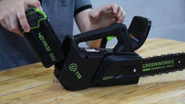 Аккумуляторная цепная пила Greenworks GD40TCS: обзор и распилы дерева смотреть онлайн