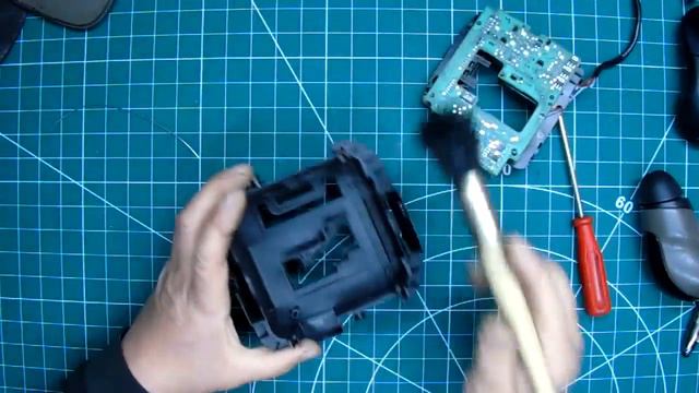 HOW TO REPAIR MERCEDES A CLASS W168 GEAR SELECTOR FAULT CODE P1856 P1872 смотреть онлайн