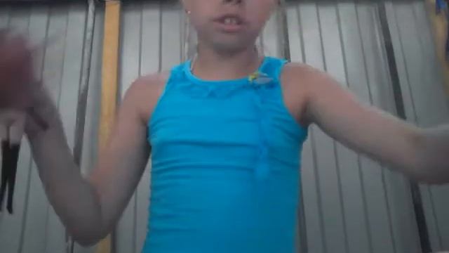 Делаем колготки и перчатки перед 2 частью смотреть онлайн