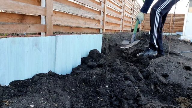 КРАСИВЫЕ ГРЯДКИ ИЗ ШИФЕРА (часть 2). Обустройство огорода на участке с нуля. смотреть онлайн