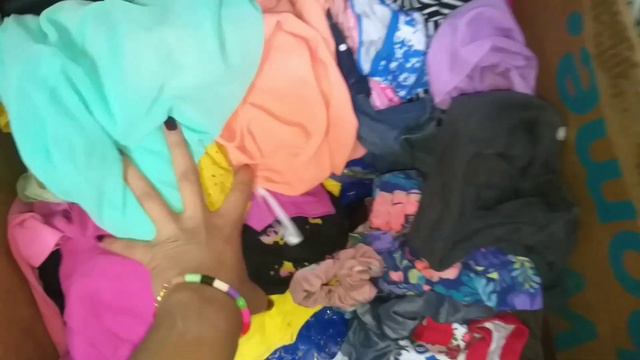 ORGANIZANDO LOS REGALOS CON USTEDES | MUCHA ROPA PARA MIS HIJOS Y COSAS PARA MI | Vlogmas 05-04-22 смотреть онлайн