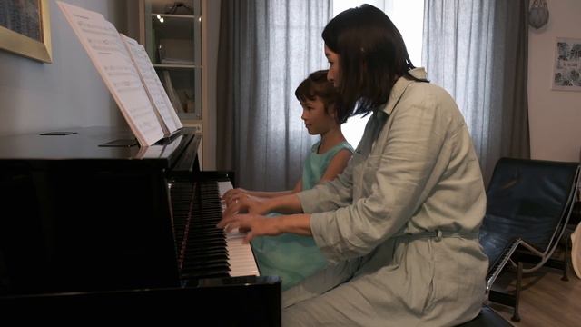 Suni Bloch spielt beim Candy Grace Schülerkonzert 2020 смотреть онлайн