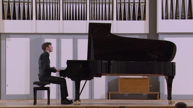 Й.Гайдн - Соната Ми минор (Андрей Андреев).mp4 смотреть онлайн