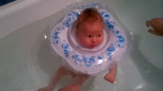 матвей купается смотреть онлайн