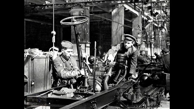 "ЗИС 5 В. Сборочный процесс на автомобильном заводе им. Сталина". (1947 год) смотреть онлайн