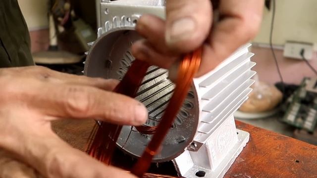 Very Old Water Pump Restoration - Perfect Motor Rewind смотреть онлайн