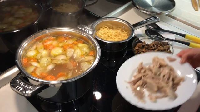 Суп пюре грибной с лапшой Рецепт. Как приготовить суп. Что приготовить на ужин. Рецепт супа смотреть онлайн