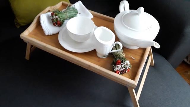 Сервировочный столик от Atalena Home для романтичных завтраков в постель? смотреть онлайн