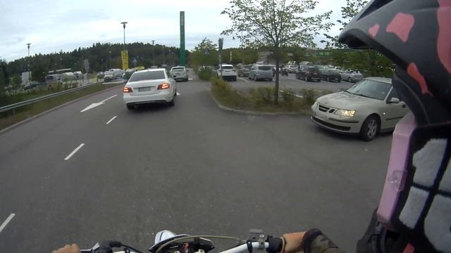 INSANE 50cc MOPED!! *100km/h ON 50CC* | DRAC SM X смотреть онлайн