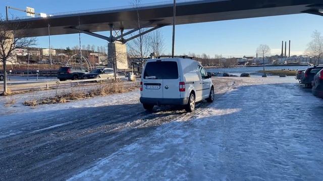 Köp Skåpbil Volkswagen Caddy 1,4 manuell på Klaravik смотреть онлайн