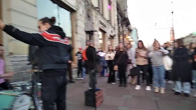 УЛИЧНЫЕ МУЗЫКАНТЫ СПб,Глеб Васильев(13) 25.04.23. смотреть онлайн