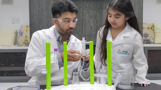 Evana and Brother PLAY with OOZE LABS CHEMISTRY STATION by Thames & Kosmos!!! смотреть онлайн