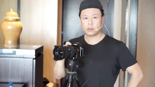 How To Photograph Interiors With Auto HDR on Sony Cameras смотреть онлайн