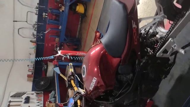 Suzuki GSX 750f смотреть онлайн