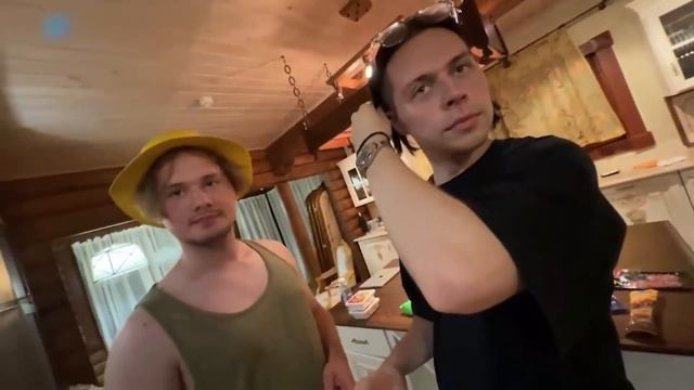 ПЬЯНЫЕ ХАЗЯЕВА РАЗНОСЯТ ХАТУ | СТРИМ ХАТА IRL смотреть онлайн