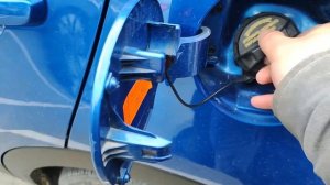 Как закрепить крышку бензобака на разных Автомобилях