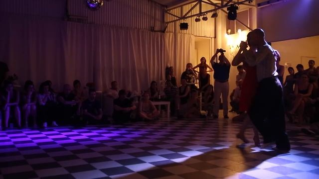 Javier Antar y Kara Wenham, 1-4, Buenos Aires, Milonga "La Bicicleta", 16.03.2015 смотреть онлайн
