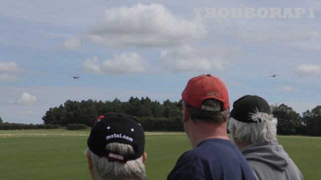 SCALE RC SPITFIRES DUO DISPLAY - BMFA BUCKMINSTER WARBIRDS EVENT - 2019 смотреть онлайн