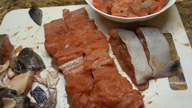 Заливной рыбный пирог с горбушей. Простой рецепт - потрясающий результат. смотреть онлайн