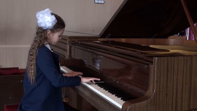 Бережная Татьяна Романовна, 9 лет. М. Клементи. Сонатина ре мажор ор.37 №2 смотреть онлайн