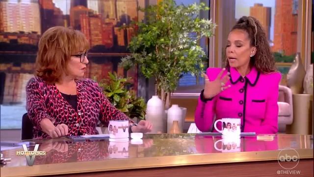 Woman Trolled For Dissing Cheesecake Factory Date | The View смотреть онлайн