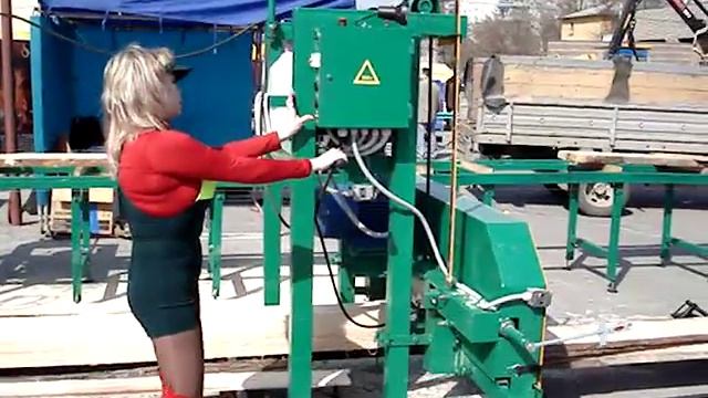 Пилорама в руках девушки. pilam.ru смотреть онлайн