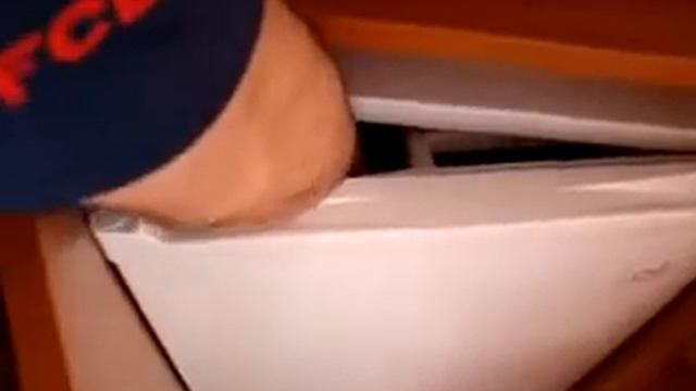 Надо двигать кровать!!!!)) смотреть онлайн