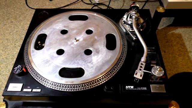 "Клон" Technics SL-1200 или на что обращать внимание при выборе винилового проигрывателя смотреть онлайн