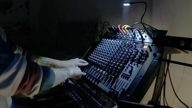 Dub & Steppas With A Yamaha MT3X 4 Track Recorder смотреть онлайн