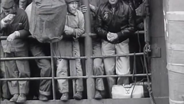 Tyrone Power regresa de la II Guerra Mundial смотреть онлайн