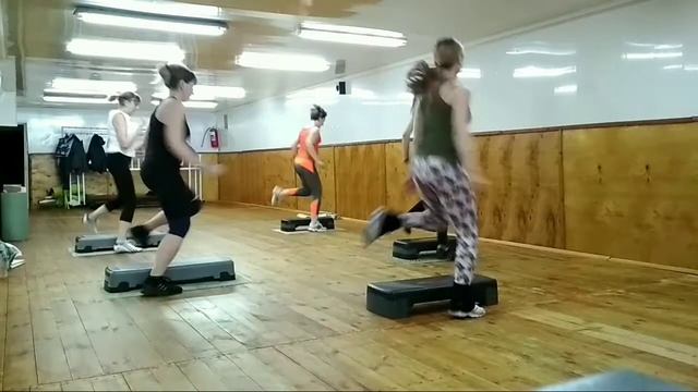 Степ аэробика комбинация, Кропивницкий сренний уровень подготовки смотреть онлайн