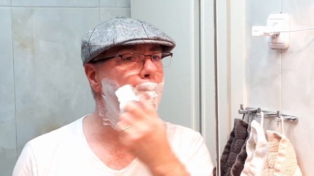 Бритьё №21 Т Образной бритвой Muhle Feather EPSILON Barrister and Mann Yaqi Brush Timeless смотреть онлайн