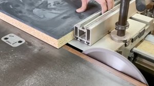 Как чисто режет искусственный камень пильный диск CMT 223.084.12M на форматно-раскроечном станке