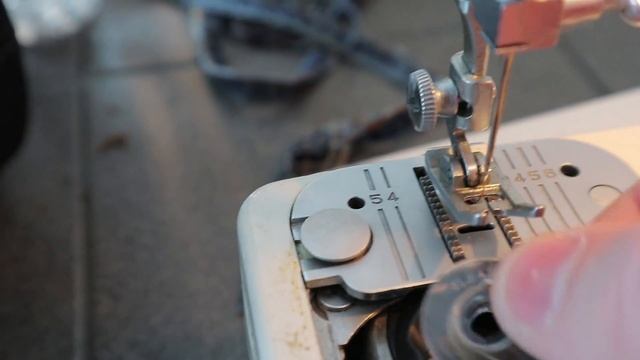 Singer 834 Sewing Machine Setup смотреть онлайн