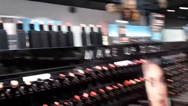 Пробег по магазину косметики смотреть онлайн