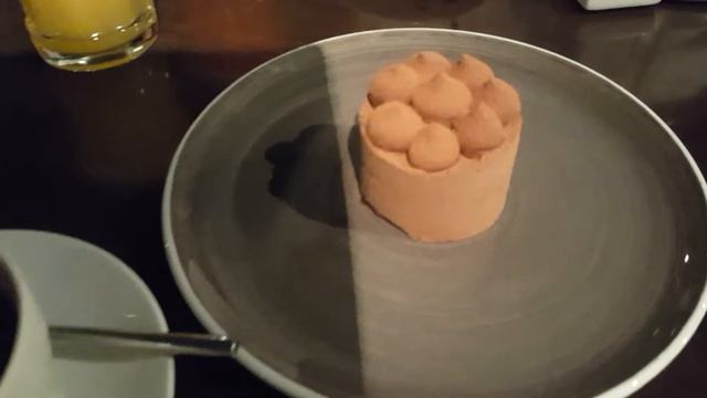Геленджик Кафе ЛюбоКофе. Пирожное Трюфель. смотреть онлайн
