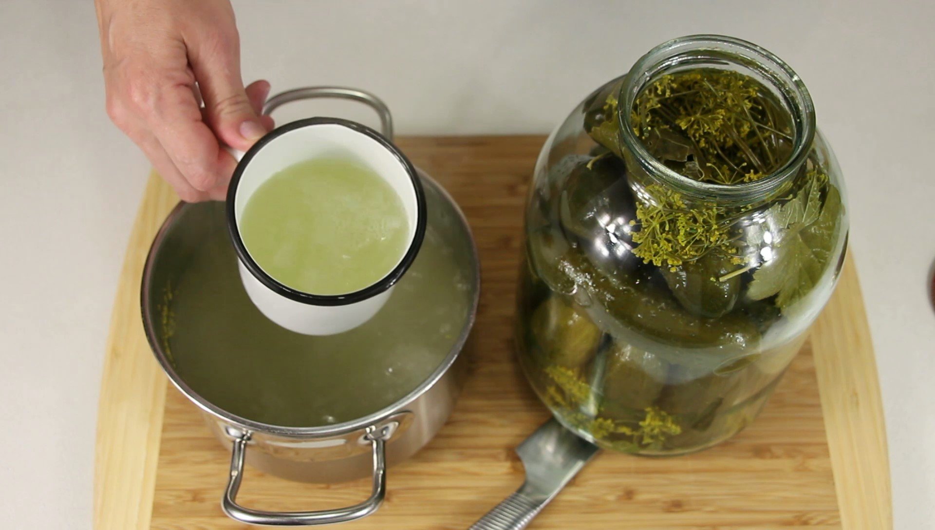 ЛУЧШИЙ РЕЦЕПТ ЗАСОЛКИ ОГУРЦОВ НА ЗИМУ! Мамины ОГУРЧИКИ! Самые ВКУСНЫЕ и ХРУСТЯЩИЕ! смотреть онлайн